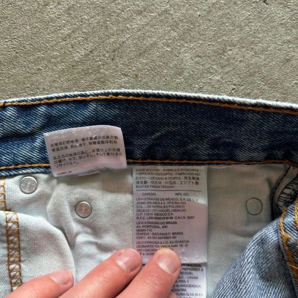 Levis 505 Jeans Size 35x30 Blue Light Wash Denim Regular‎ Fit Straight Leg